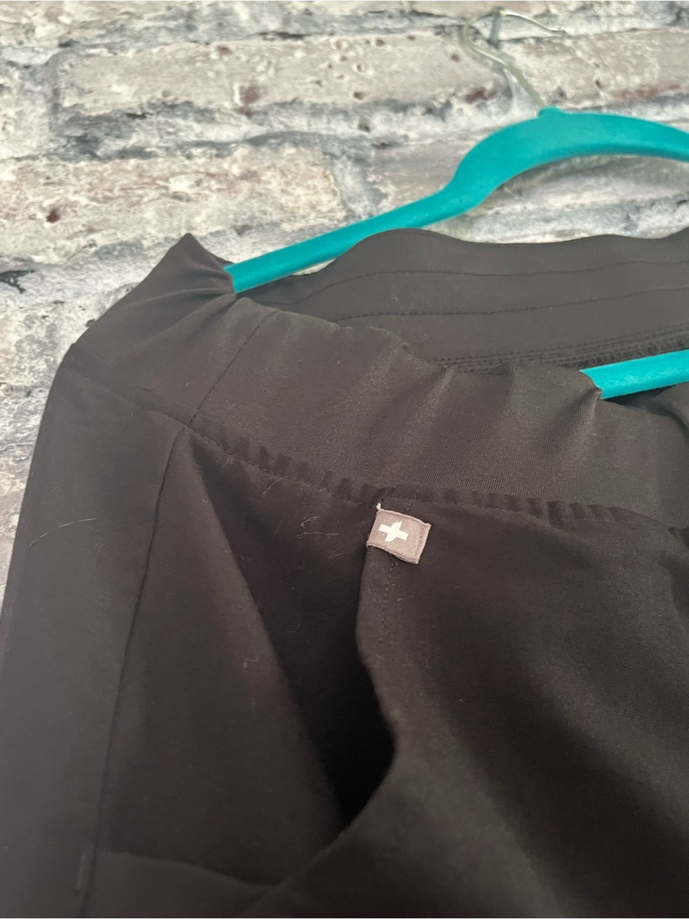 Figs Technical Collection Black Scrub Joggers zip pockets & Drawstring. Unisex - Picture 8 of 14